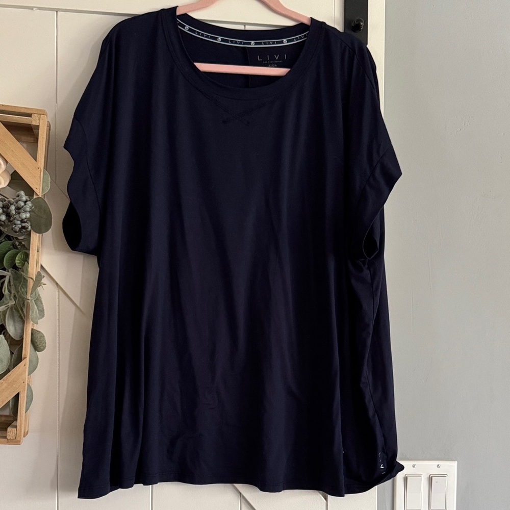 Livi Active Top size 22/24